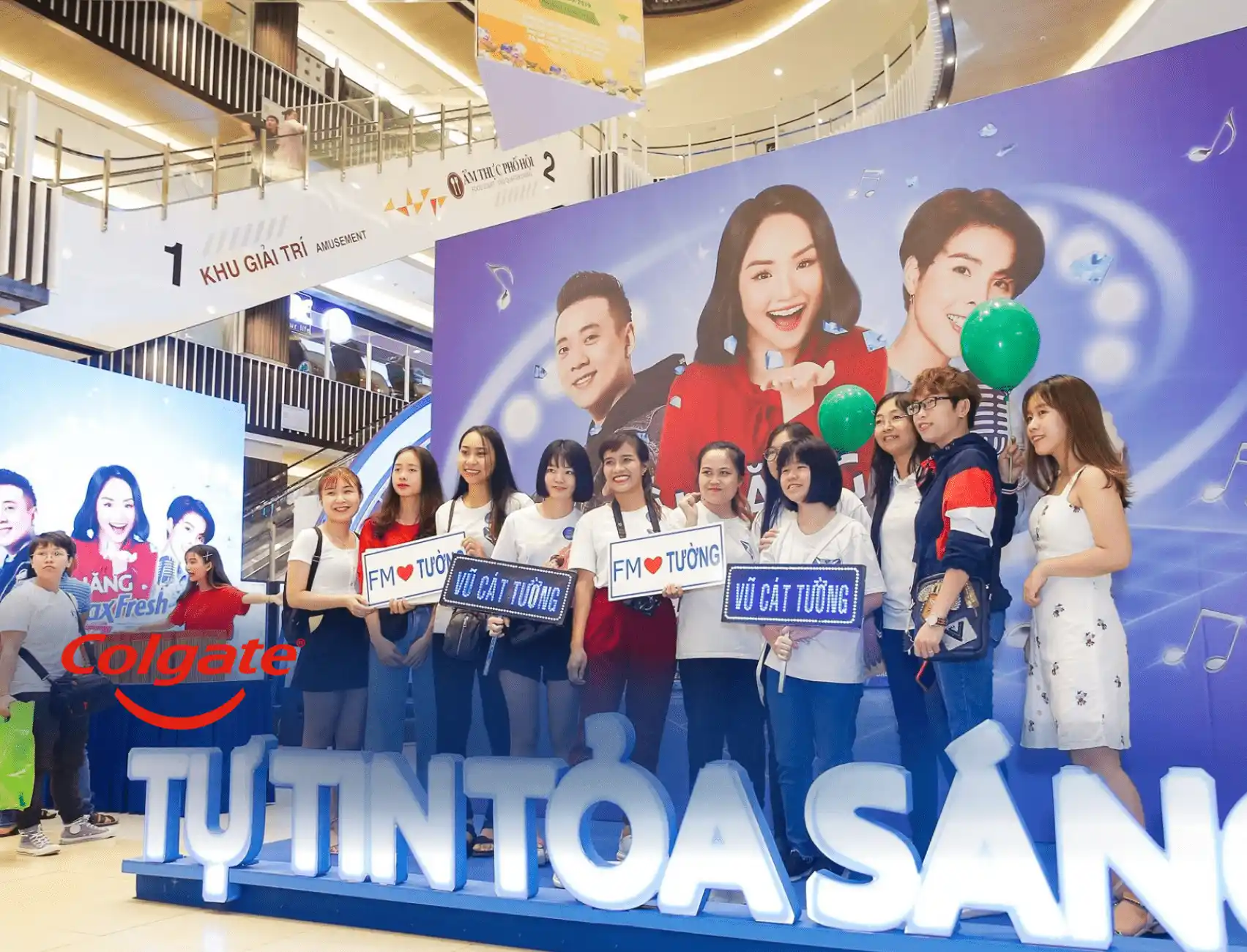 Colgate MaxFresh Level Up Your Confidence